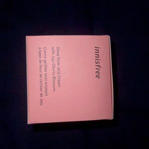 Apply onto face and neck after lotion, then gently pat for better absorption.